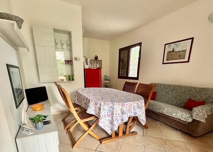 Appartamento Iss Travel, Euro In San Teodoro, Groundfloor, 2 Bedrooms, 6 Beds, With Air Conditioning *