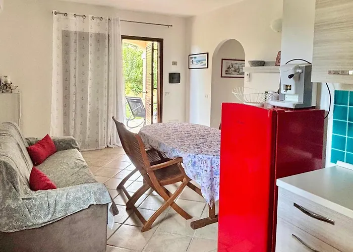 Iss Travel, Euro In San Teodoro, Groundfloor, 2 Bedrooms, 6 Beds, With Air Conditioning Apartment