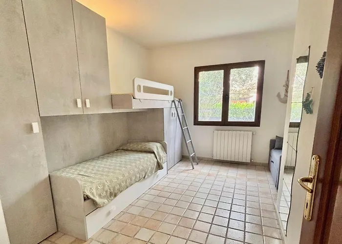 Апартаменты Iss Travel, Euro In San Teodoro, Groundfloor, 2 Bedrooms, 6 Beds, With Air Conditioning Сан-Теодоро